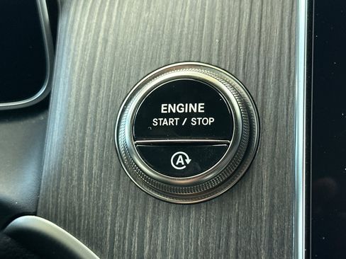 Used 2026 Mercedes-Benz GLC 300 4MATIC image 17
