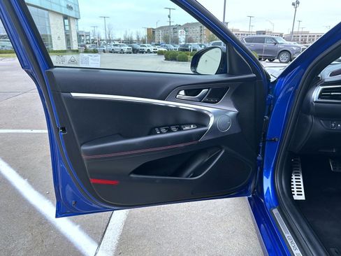 Certified 2025 Genesis G70 3.3T Advanced AWD/4WD image 9