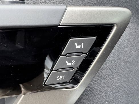New 2026 Toyota Tundra Limited AWD/4WD image 10