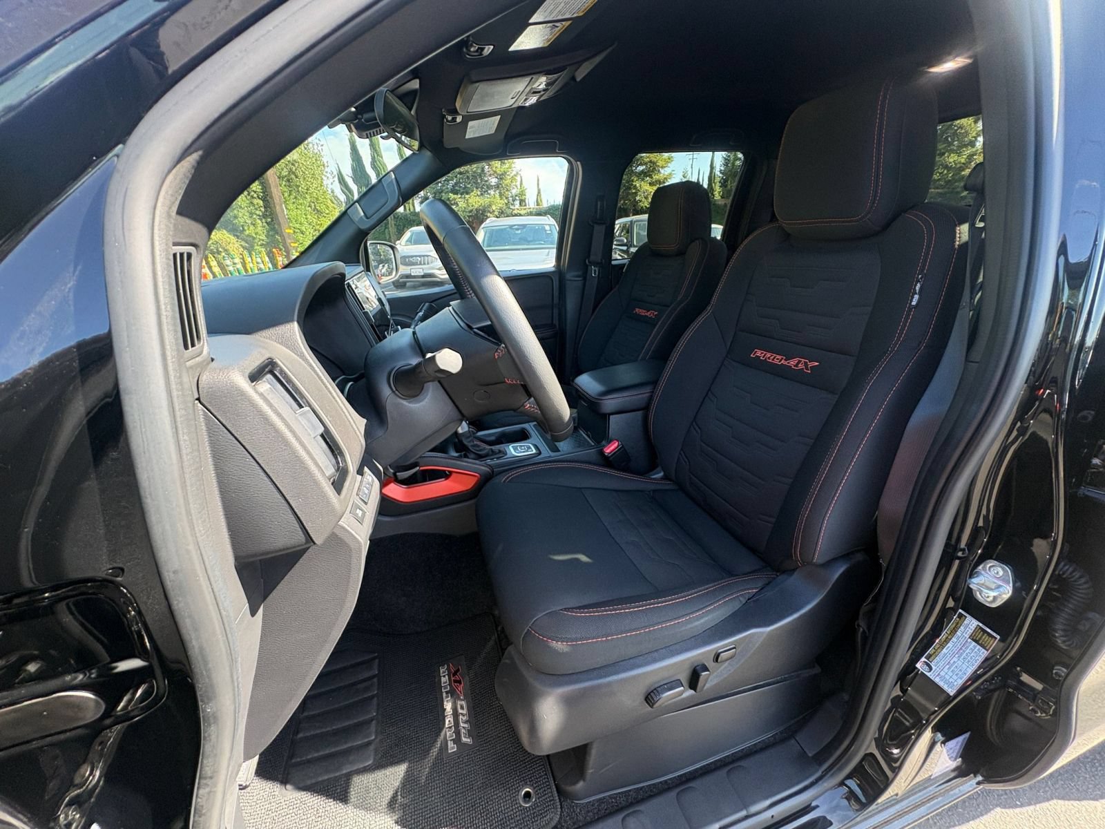 Used 2026 Nissan Frontier PRO-4X AWD/4WD image 35