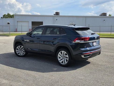 Used 2023 Volkswagen Atlas Cross Sport SE FWD image 4