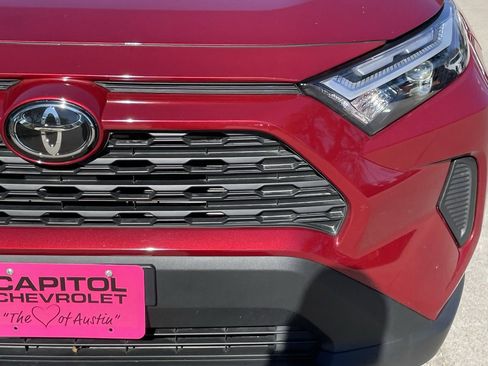 Used 2025 Toyota RAV4 XLE image 8