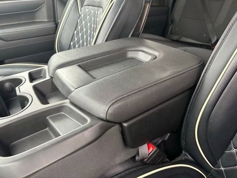 Used 2022 Chevrolet Silverado 1500 LT AWD/4WD image 12