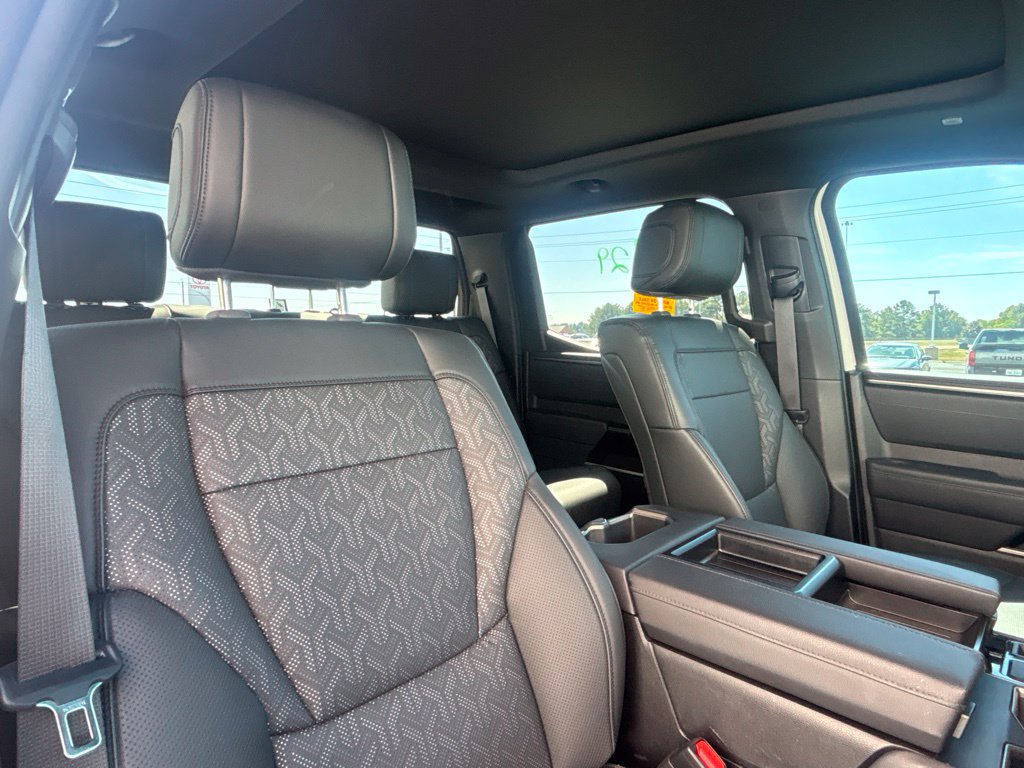 Used 2025 Toyota Tundra Limited AWD/4WD image 19