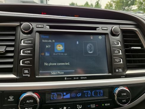 Used 2018 Toyota Highlander Limited w/ Protection Package #3 AWD/4WD image 45