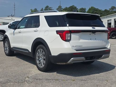 Used 2025 Ford Explorer Platinum RWD image 3