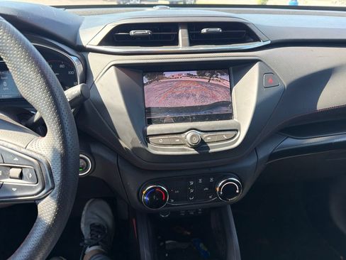 Used 2021 Chevrolet TrailBlazer RS FWD image 11