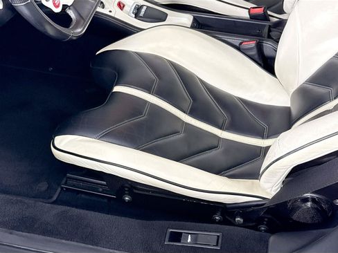 Used 2010 Ferrari 458 Italia Coupe RWD image 18