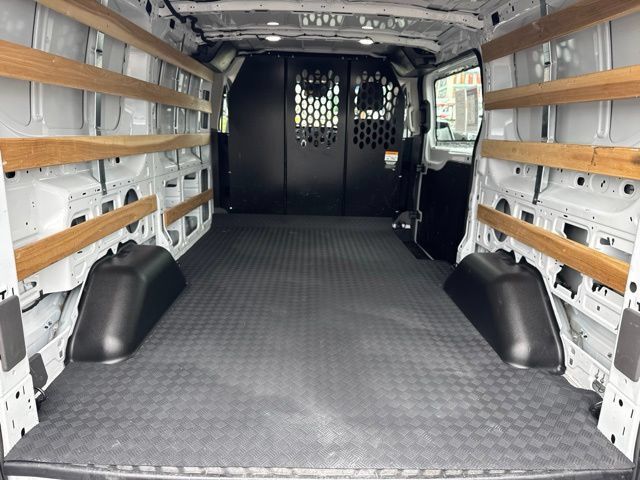 Used 2025 Ford Transit 250 Low Roof w/ Exterior Upgrade Package RWD image 25