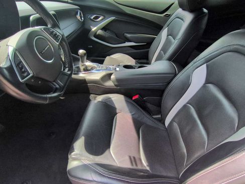 Used 2022 Chevrolet Camaro LT w/ Technology Package RWD image 15
