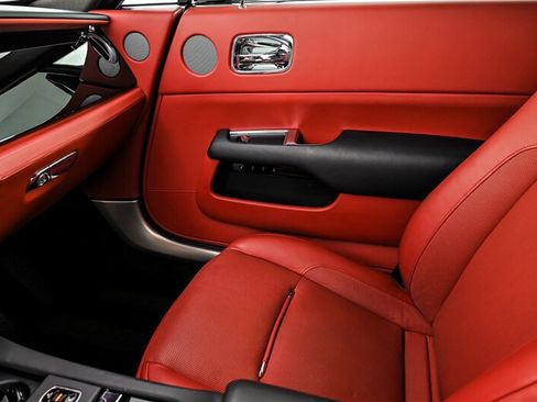 Used 2018 Rolls-Royce Wraith RWD image 36