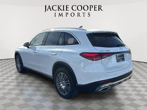 New 2026 Mercedes-Benz GLC 300 4MATIC image 3