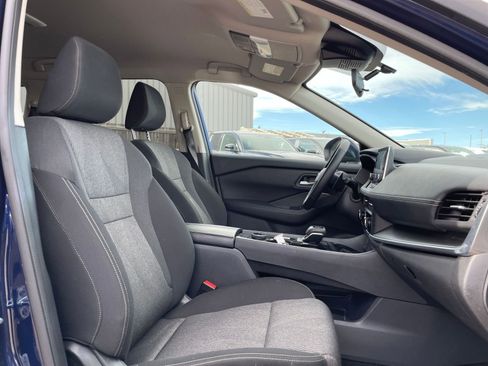 Used 2025 Nissan Rogue SV image 38