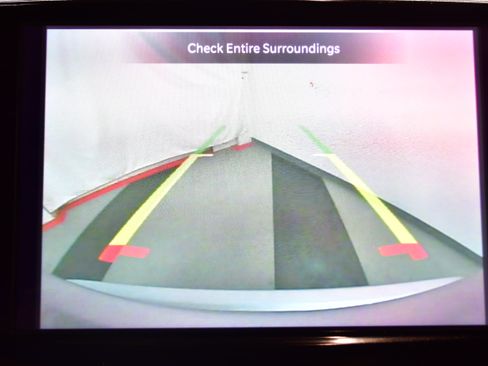 Used 2023 Chrysler Pacifica Touring FWD image 24