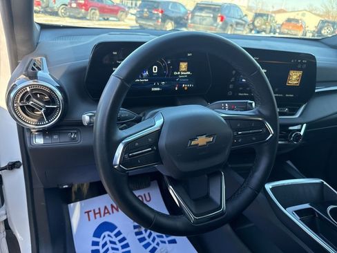 Used 2025 Chevrolet Equinox LT FWD image 15