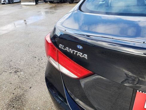 Used 2013 Hyundai Elantra GLS image 9