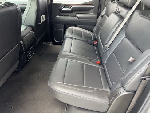 Used 2025 GMC Sierra 1500 SLT AWD/4WD image 15
