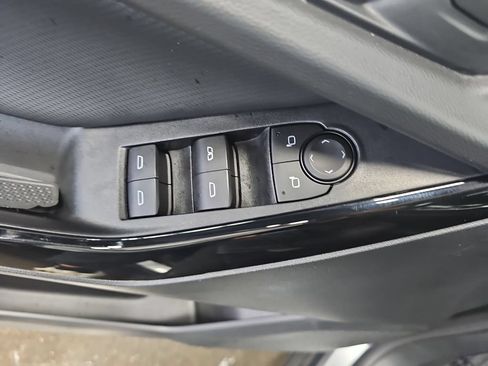 Used 2026 Chevrolet Equinox LT FWD image 27
