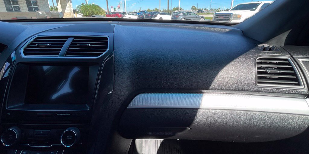 Used 2017 Ford Explorer XLT w/ Equipment Group 202A FWD image 36