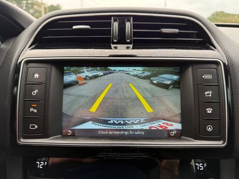 Used 2017 Jaguar F-PACE Prestige AWD/4WD image 16