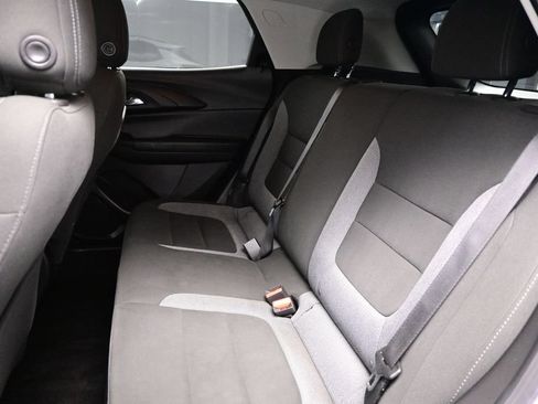 Used 2023 Chevrolet TrailBlazer LT FWD image 23