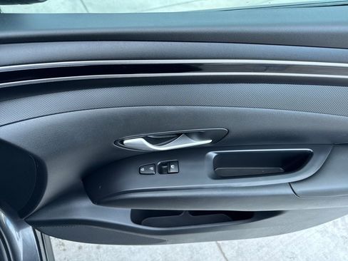 Used 2023 Hyundai Tucson SE image 15