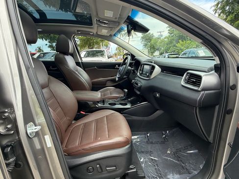 Used 2019 Kia Sorento SX w/ SX Touring Package FWD image 18
