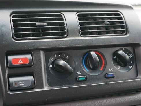 Used 2000 Nissan Xterra 4WD image 19