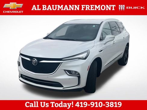 Used 2024 Buick Enclave Essence w/ Sport Touring Edition FWD image 2