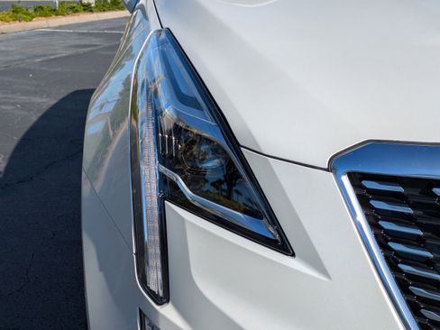 Used 2023 Cadillac XT5 Premium Luxury image 9