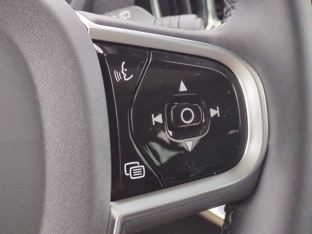 Used 2026 Volvo XC90 B6 Plus w/ Protection Package Premier AWD/4WD image 24