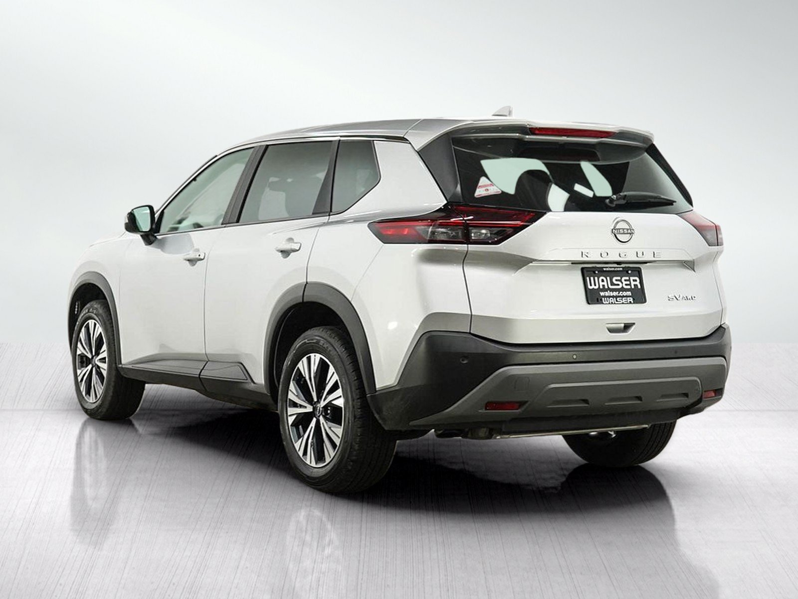 Used 2023 Nissan Rogue SV AWD/4WD image 3
