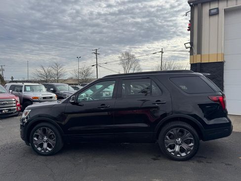Used 2018 Ford Explorer Sport w/ Equipment Group 401A image 2