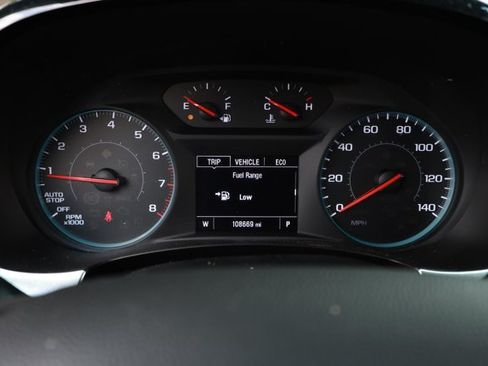 Used 2023 Chevrolet Traverse LS FWD image 11