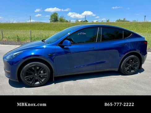 Used 2023 Tesla Model Y AWD image 1