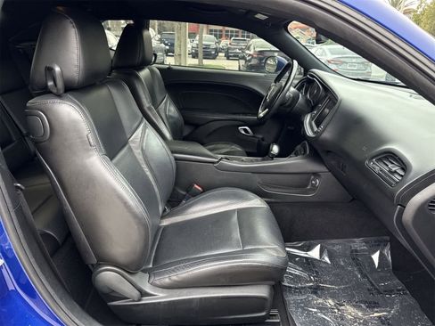 Used 2021 Dodge Challenger SXT w/ Plus Package image 15