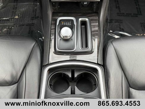 Used 2015 Chrysler 300 Limited image 18