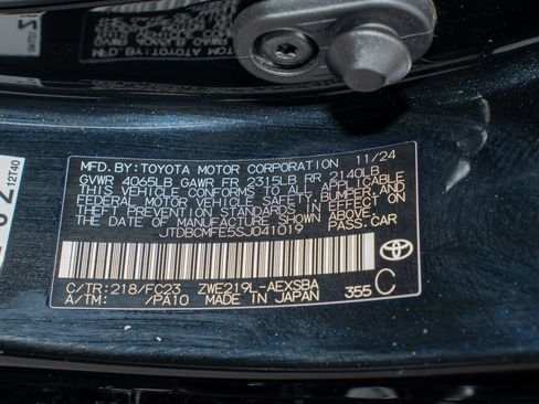 Used 2025 Toyota Corolla SE w/ SE Premium Package image 37