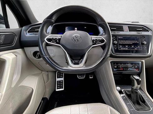 Used 2023 Volkswagen Tiguan SE R-Line FWD image 7