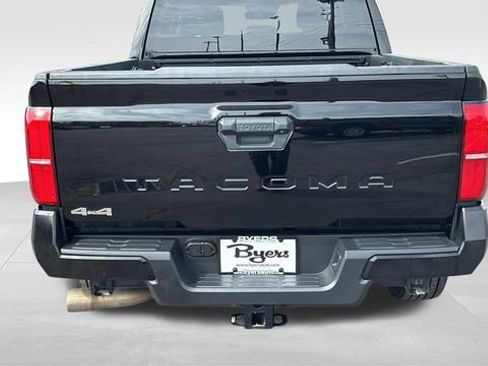 Used 2025 Toyota Tacoma SR5 AWD/4WD image 31