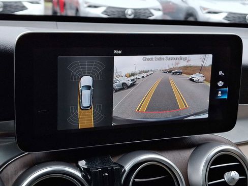 Used 2022 Mercedes-Benz GLC 300 4MATIC image 18