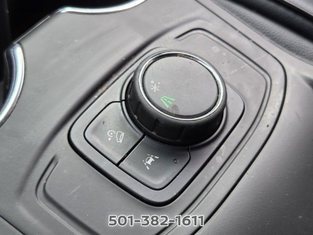 Used 2024 GMC Terrain SLE FWD image 27