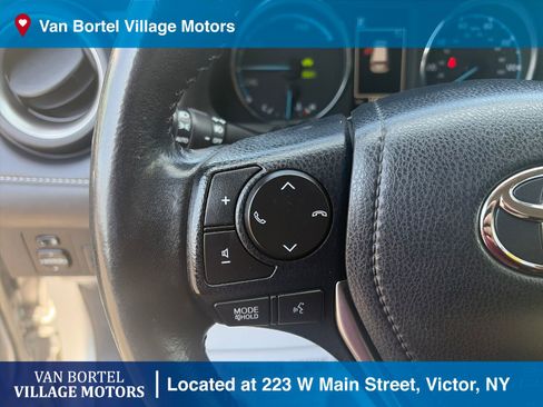 Used 2018 Toyota RAV4 Limited AWD/4WD image 15