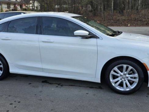 Used 2017 Chrysler 200 Limited Platinum w/ Comfort & Convenience Group image 6