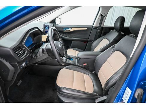 Used 2021 Ford Escape Titanium w/ Titanium Elite Package AWD/4WD image 12