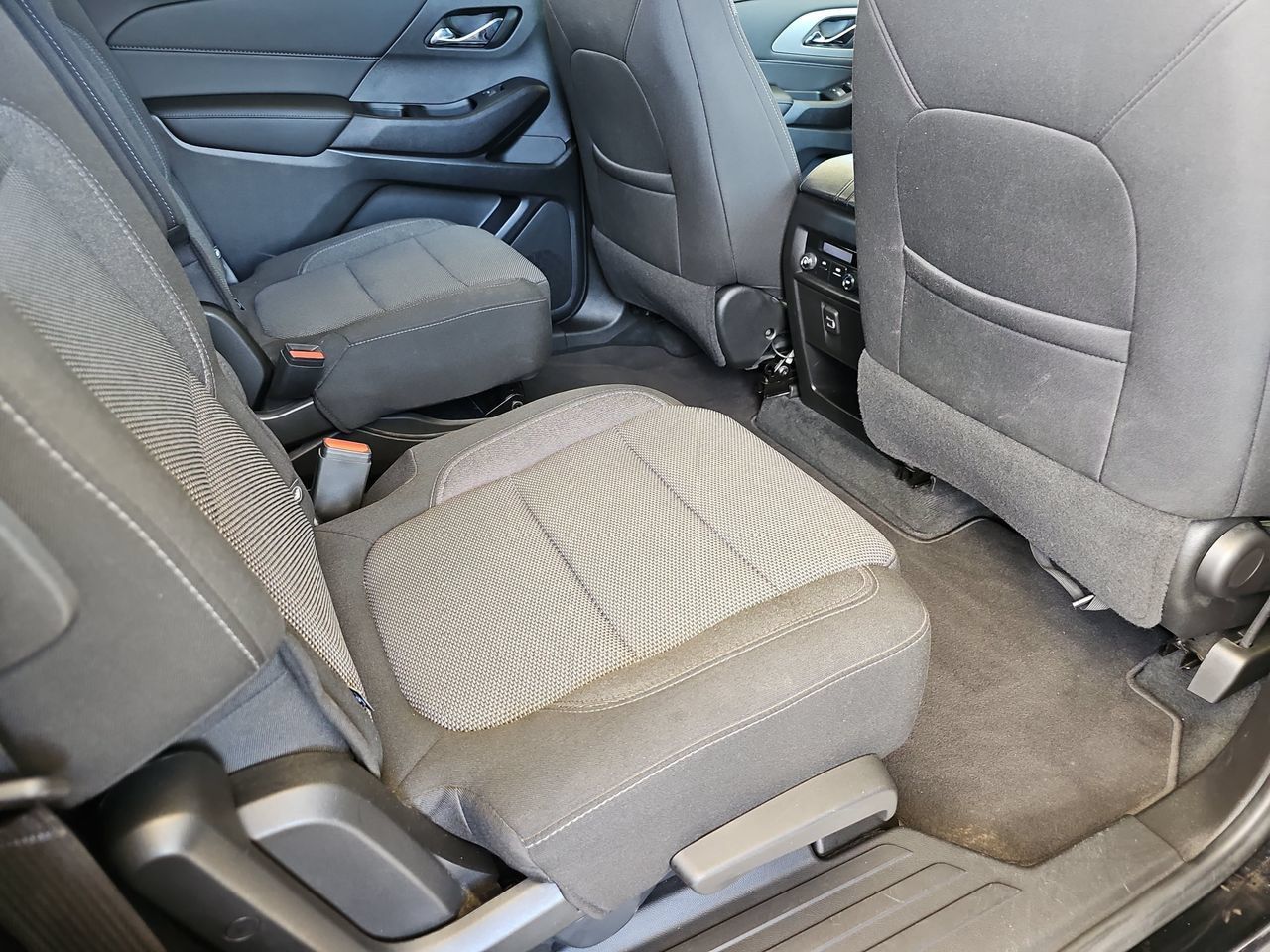 Certified 2023 Chevrolet Traverse LT FWD image 14
