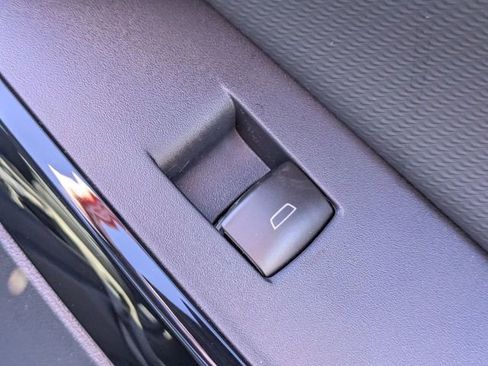 New 2026 Chevrolet Equinox LT w/ Convenience Package II FWD image 38