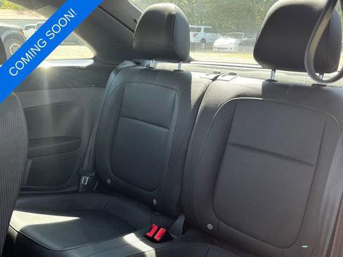 Used 2015 Volkswagen Beetle TDI image 4