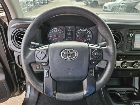 Used 2018 Toyota Tacoma SR AWD/4WD image 16
