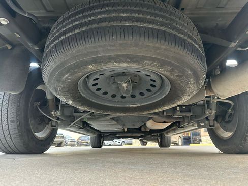 Used 2019 Chevrolet Suburban LT RWD image 31